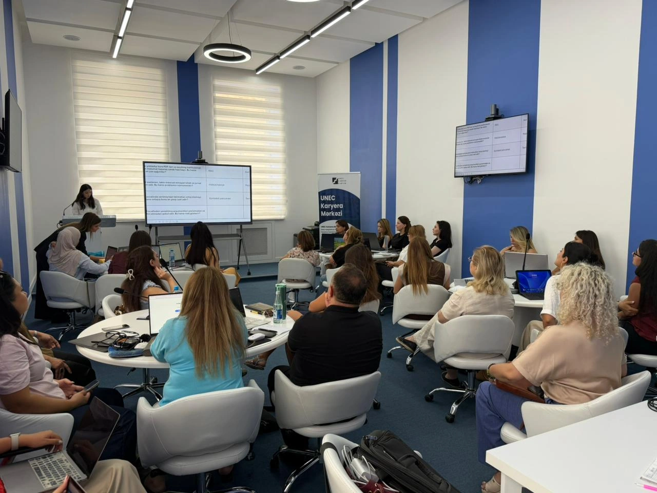 UNEC-də İsrailin süni intellekt üzrə mütəxəssisləri tərəfindən təlimçilərin təliminə start verilib - FOTO