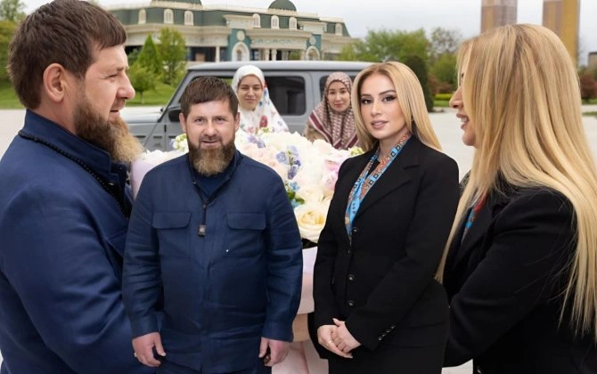 Roza Zərgərli Ramzan Kadırovla görüşündən danışdı: “Konsertimə gəldi, səhəri gün iqamətgahında yemək yedik” - FOTO+ÖZƏL