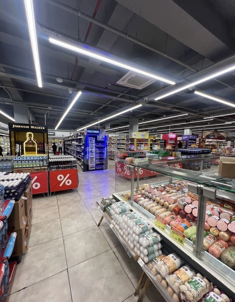 Bakıda məşhur supermarket obyekti təcili satışa çıxarıldı - 7 milyon