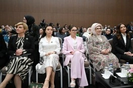 Mehriban Əliyeva Antalya Diplomatiya Forumu çərçivəsində paneldə iştirak edib - FOTO