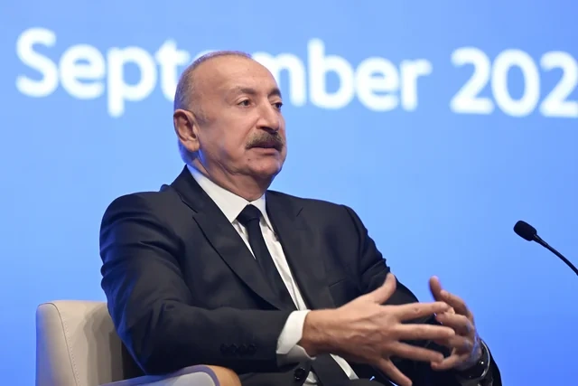 İlham Əliyev Bakıda II Azərbaycan Beynəlxalq İnvestisiya Forumunda iştirak edib - FOTO/VİDEO