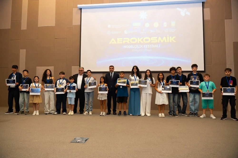 Şəhid övladı Mirzəyeva Aylin Elçin qızı Aerokosmik Modelçilik Festivalında I yerə layiq görülüb
