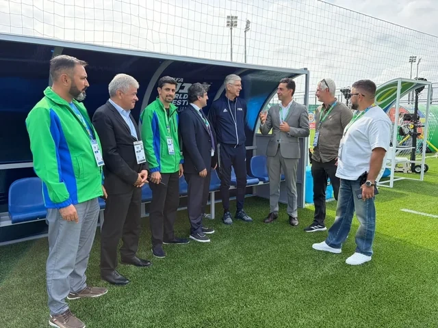 Arsen Venger Hövsan Yarış Kompleksində - FOTO