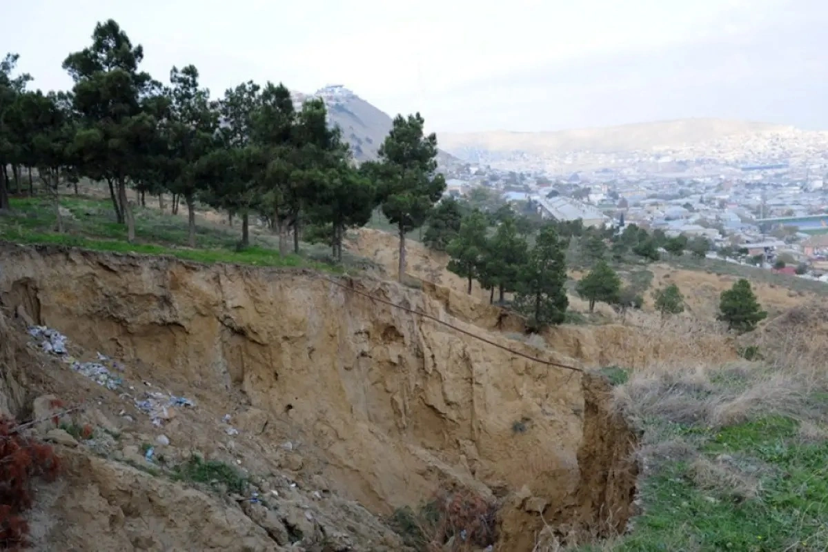 “Tədbir görülməsə fəsadlara yol aça bilər” - aramsız yağan yağışlar torpaq sürüşmələrini aktivləşdirə bilər? - ÖZƏL+AÇIQLAMA