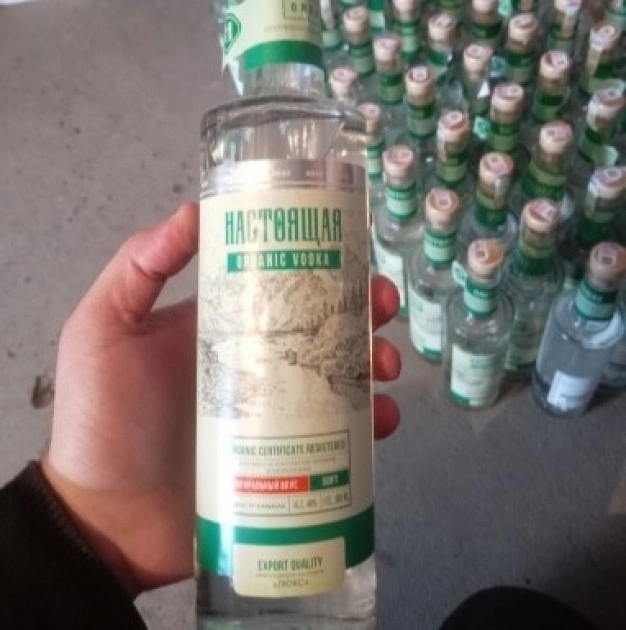 Bu mağazalarda saxta araqlar satılırmış - FOTOLAR