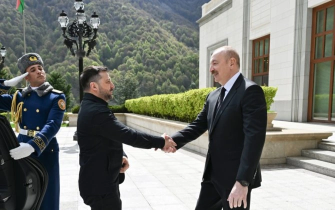 Zelenski Azərbaycana gəldi - FOTOLAR