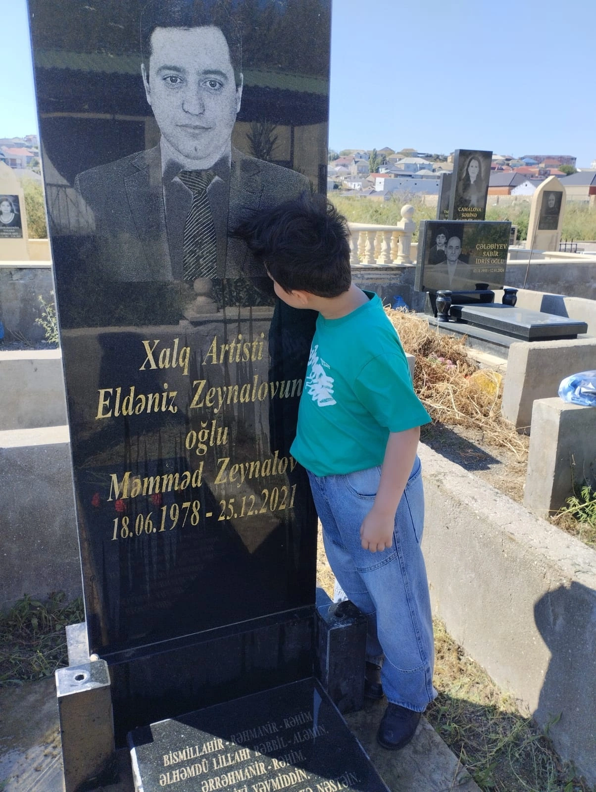 “Atasının məzarını ziyarət edəndə elə hönkürtü ilə ağladı ki..” - gəlini görkəmli sənətkarın adını daşıyan nəvəsindən DANIŞDI + ÖZƏL