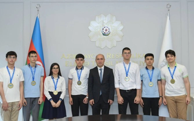 Elm və təhsil naziri Respublika Fənn Olimpiadalarının ən yüksək nəticə göstərən qalibləri ilə görüşdü