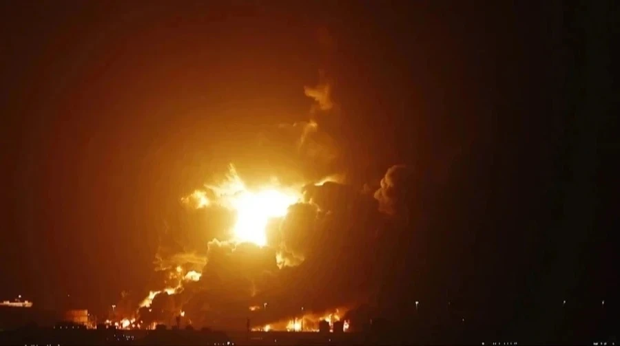 "Yaxın Şərqdə gərginlik artır: İsrail İrana zərbələrə hazırlaşır, Tehran sərt cavabla hədələyir" - "Sky News"