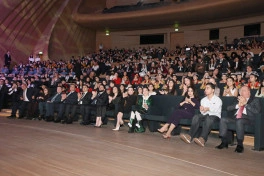 Leyla Əliyeva və Alena Əliyeva Uşaq İncəsənət Festivalının yekun mükafatlandırma mərasimində iştirak ediblər - FOTO