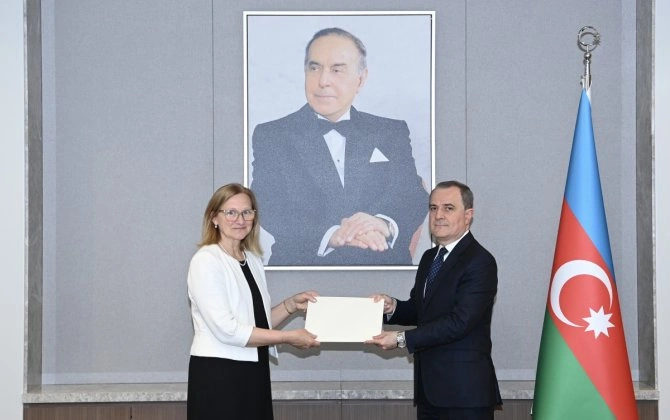 Estoniya səfiri etimadnaməsinin surətini Ceyhun Bayramova təqdim edib