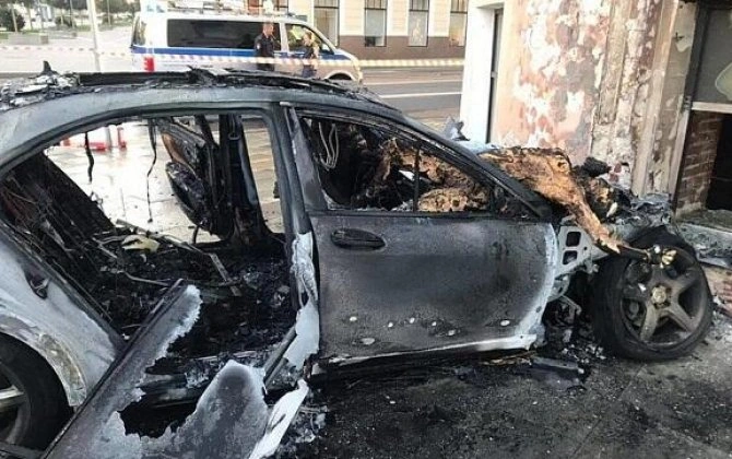 İzmirdə güclü yanğın: 62 nəqliyyat vasitəsi yandı