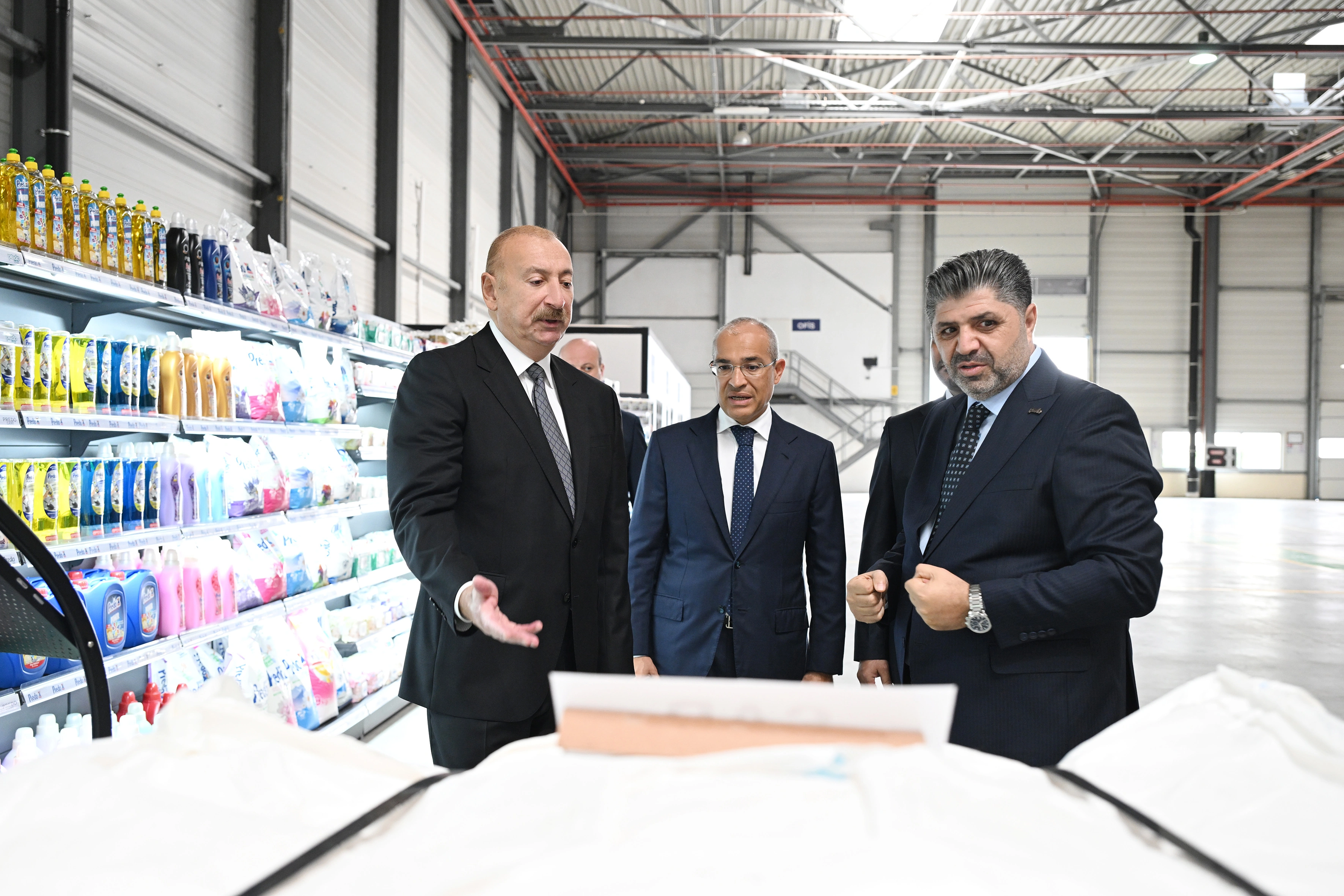 İlham Əliyev Qaradağda kağız və gigiyenik məhsulların istehsalı müəssisəsinin açılışında iştirak edib - FOTO