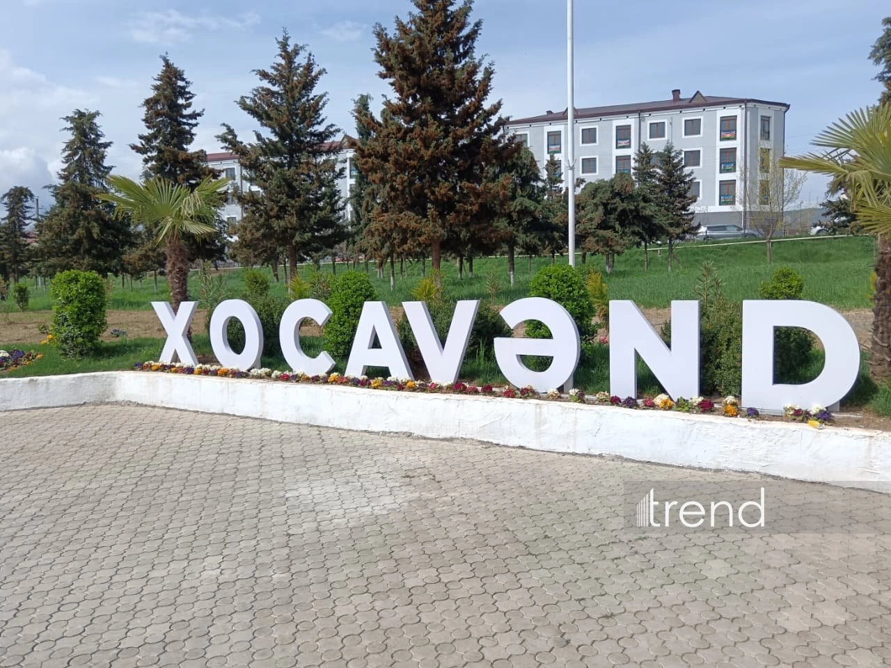 Xocavənd şəhərinə çatan ailələrə mənzillərin açarları təqdim edildi - YENİLƏNİB + FOTO