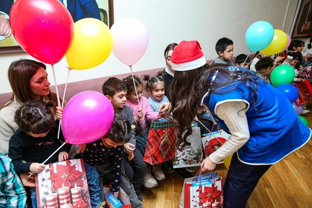 Leyla Əliyevanın təşəbbüsü ilə bir sıra uşaq müəssisələrində Yeni il tədbiri keçirilib - FOTO