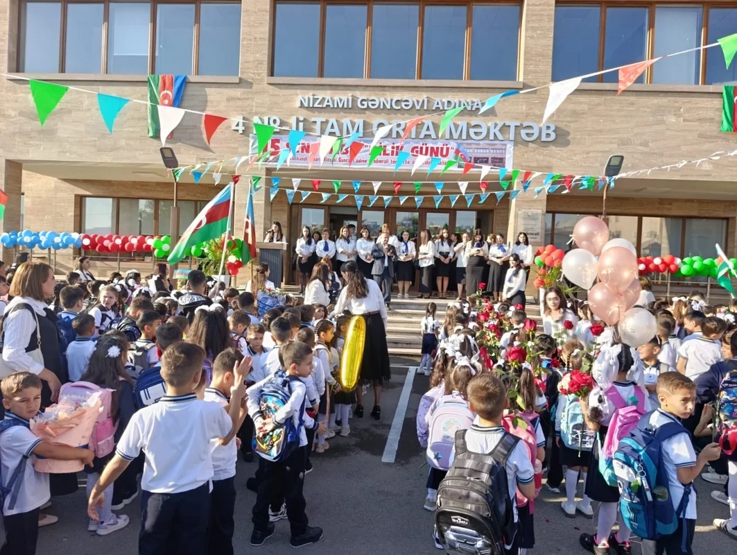 Xankəndi, Xocalı və Ağdərədə 179 şagird birinci sinfə getdi - FOTO