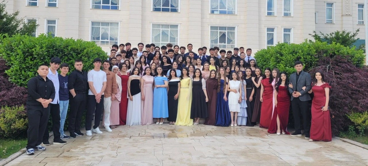 Azərbaycanda 5 sinfin bütün şagirdləri ali məktəbə qəbul oldu - FOTO