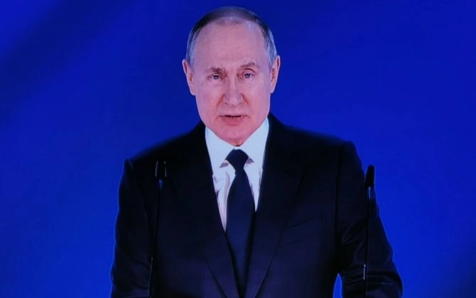 Putin: Rusiya və Ukrayna öz aralarında əsas məsələləri həll etməlidir