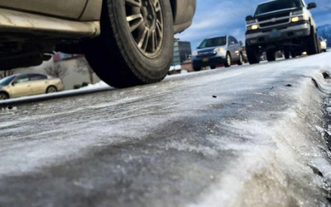Bəzi rayonlarında yollar dumanlı olacaq, buz bağlayacaq
