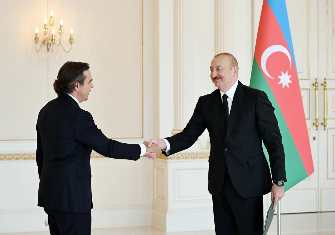 İlham Əliyev Braziliyanın ölkəmizə yeni təyin olunmuş səfirinin etimadnaməsini qəbul etdi - FOTO