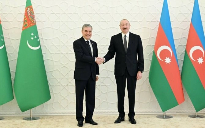 İlham Əliyev Qurbanqulu Berdiməhəmmədova zəng etdi