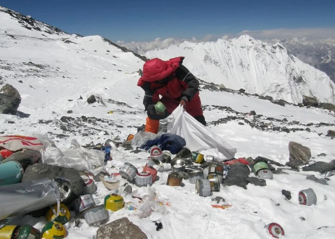 Everesti fəth etmək istəyən alpinistlərə YENİ QAYDA