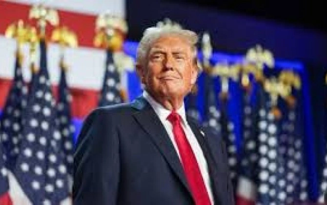 Donald Trampa 321 brilyant qaşlı qızıl üzük hədiyyə edildi - FOTO