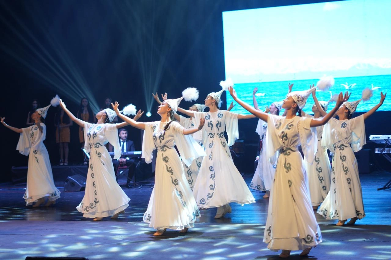 XV Beynəlxalq İpək Yolu Musiqi Festivalı təntənəli bağlanış konserti ilə yekunlaşıb - FOTO