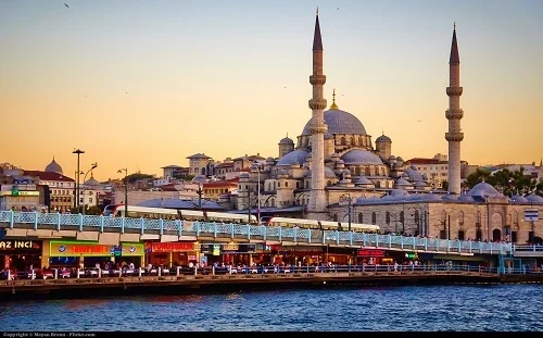 Türkiyədə əcnəbilərin yarısı İstanbul və Antalyada yaşayır