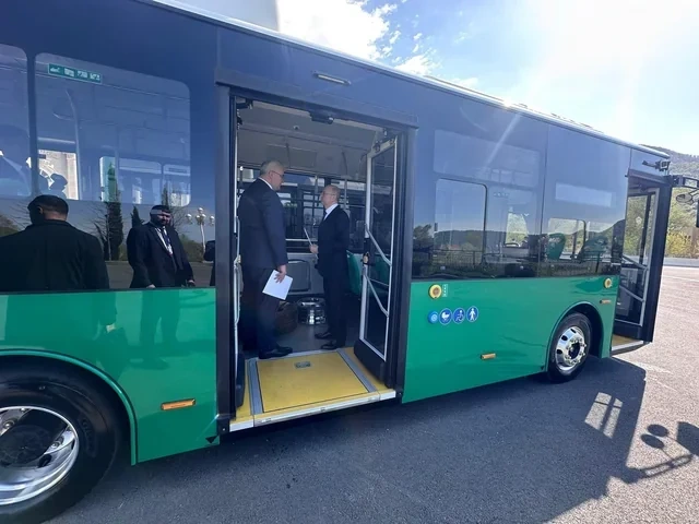 Azərbaycan Ukraynaya beş avtobus göndərdi - FOTO
