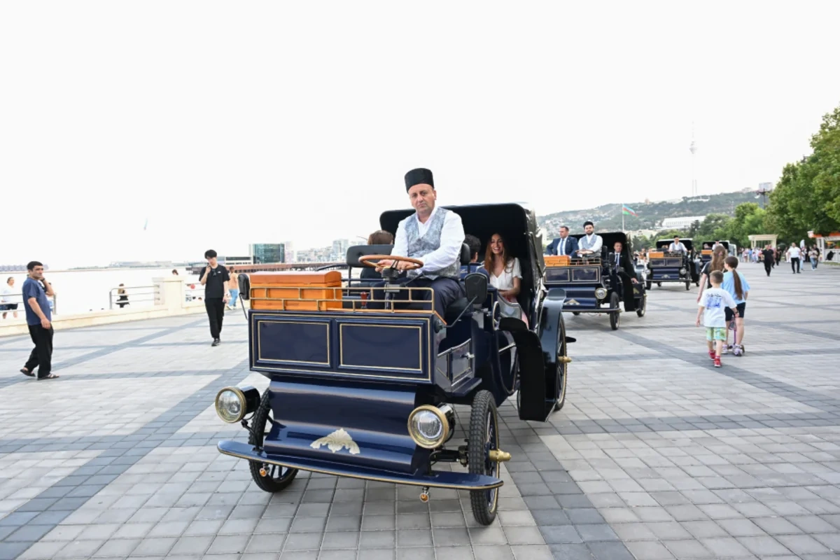 Leyla və Arzu Əliyevalar Dənizkənarı Milli Parkda açılış və təqdimat mərasimlərində - FOTO
