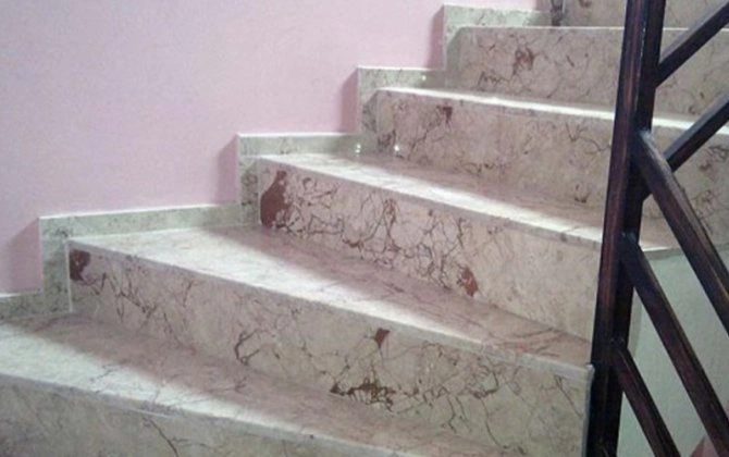 Bakıda 64 yaşlı kişi pilləkəndən yıxılaraq öldü