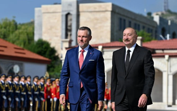 İlham Əliyevin sosial şəbəkə hesablarında slovakiyalı həmkarı ilə görüşünü əks etdirən videoçarx paylaşıldı