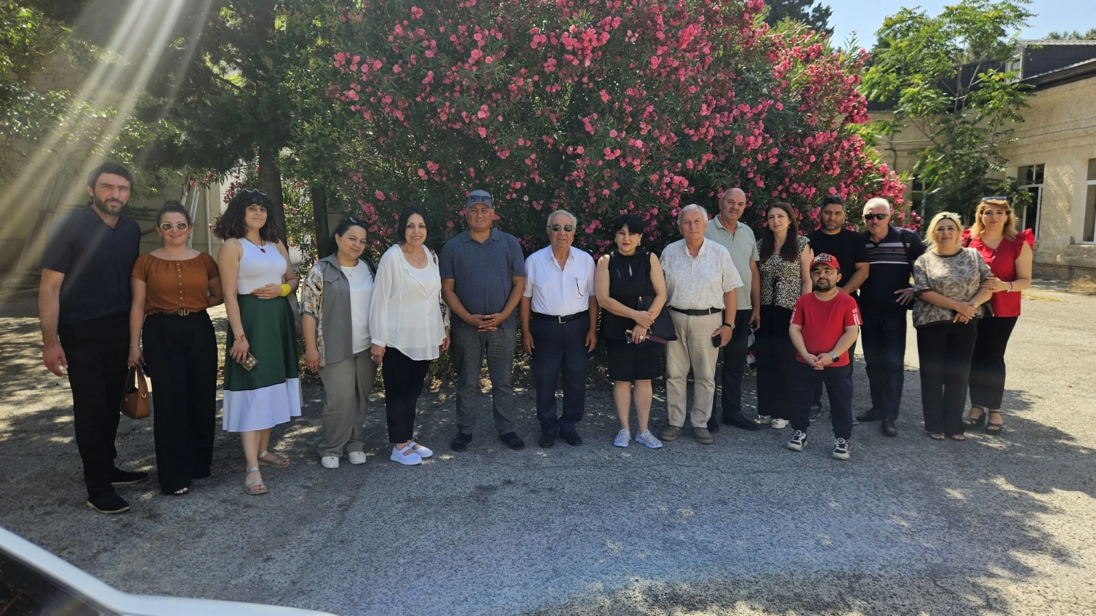 “Maliyyə probleminə görə tamaşanı tamamlaya bilmirik, əfsuslar olsun ki, belə kollektiv “gözdən kənarda” qalıb” - FOTO+ÖZƏL