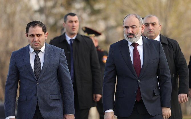 Paşinyan müdafiə nazirini danlayıb