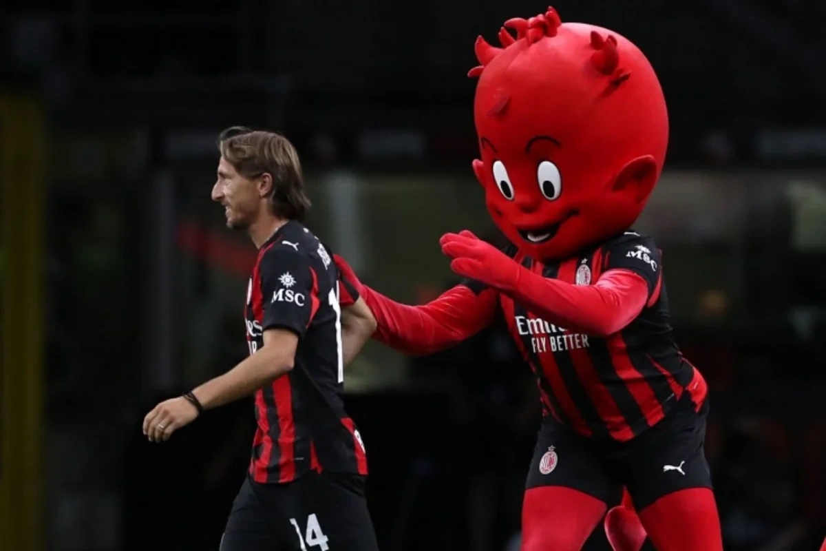 Luka Modriç "Milan"la müqaviləsini niyə uzatdı?