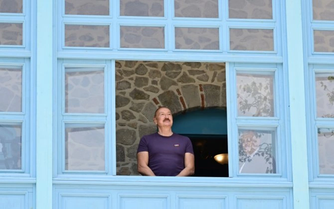 Prezident “Sadıqcanın evi”ndə - FOTOLAR