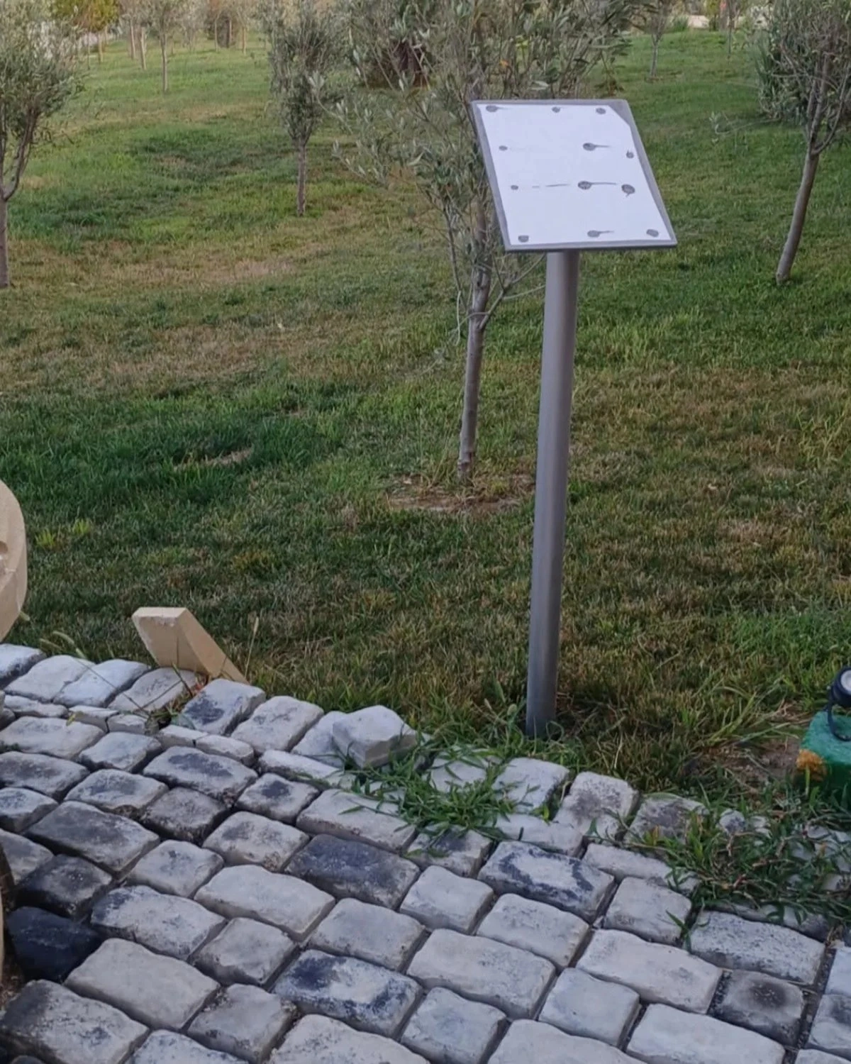 “Təndir hamamı”nın məlumat lövhəsi sökülüb? - FOTOLAR