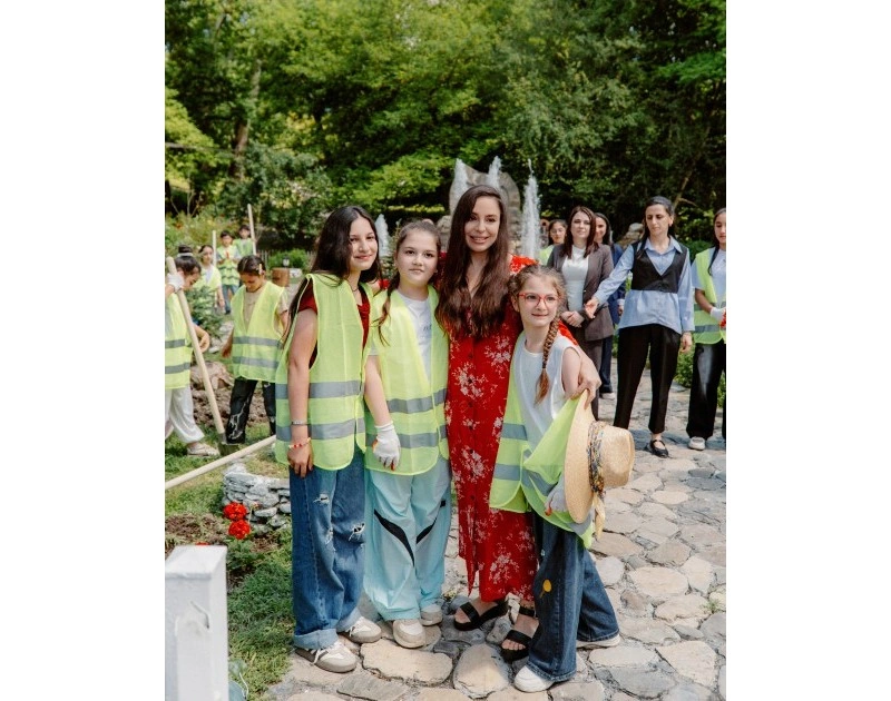 Leyla Əliyeva Qəbələdə fərdi sərginin açılışında və ağacəkmə aksiyasında iştirak edib - FOTO