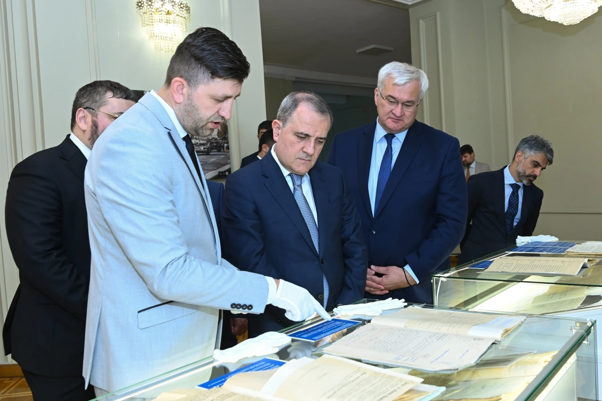 XİN rəhbərindən Azərbaycanın dövlətçilik tarixinə böyük sevgi və dərin ehtiram...