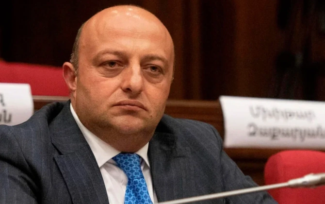 Ermənistanda məhkəmə deputat Artur Sarkisyanın ev dustaqlığını daha iki ay uzadıb