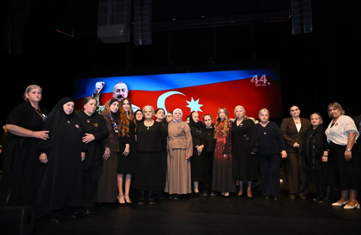 "44" bədii filminin premyerası baş tutub: Arzu Əliyeva və Alyona Əliyeva təqdimatda iştirak ediblər