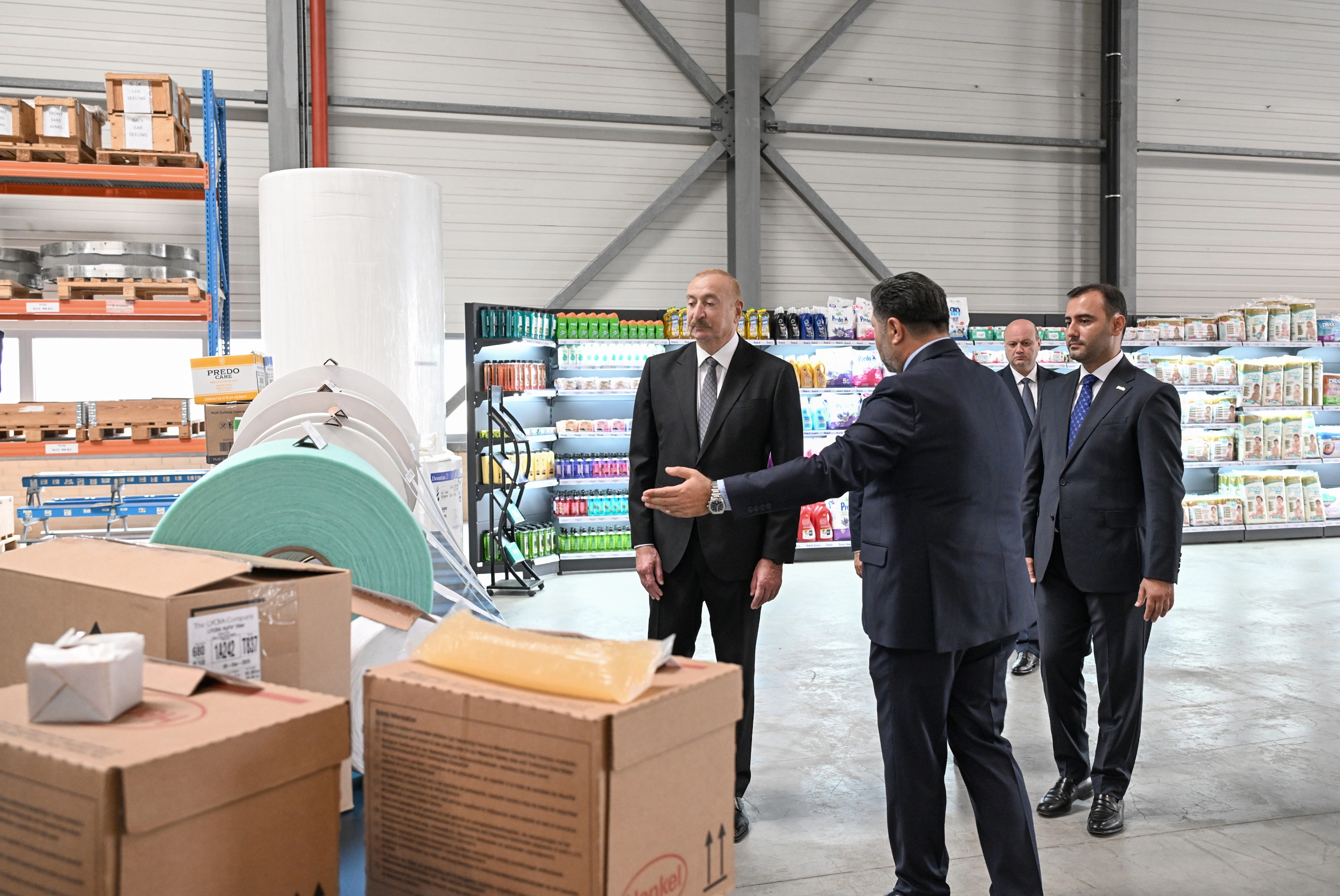 İlham Əliyev Qaradağda kağız və gigiyenik məhsulların istehsalı müəssisəsinin açılışında iştirak edib - FOTO