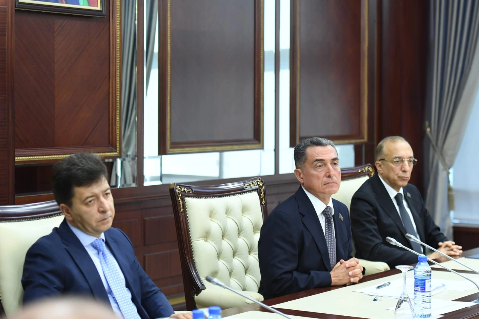 Milli Məclisin Hüquq siyasəti və dövlət quruculuğu komitəsinin payız sessiyasında ilk iclası keçirilib - FOTO