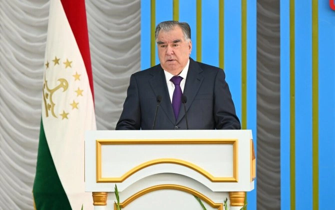 Emoməli Rəhmon Prezident İlham Əliyevi təbrik edib