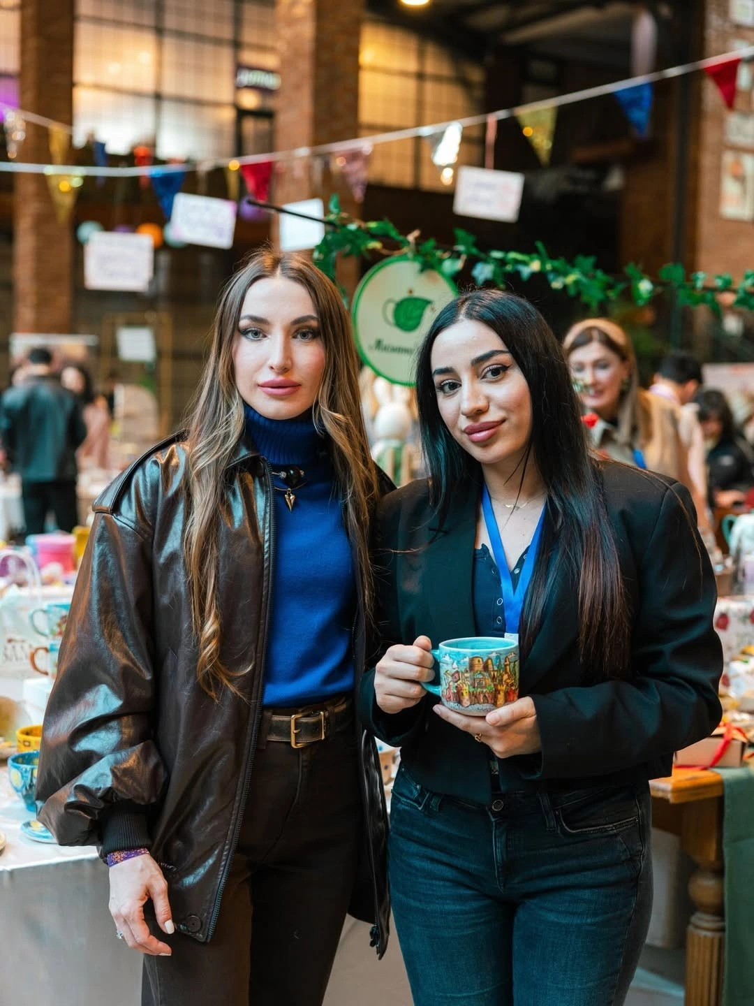 Prezidentin qızları və gəlini "Woman Bazaar" festivalında - FOTOLAR