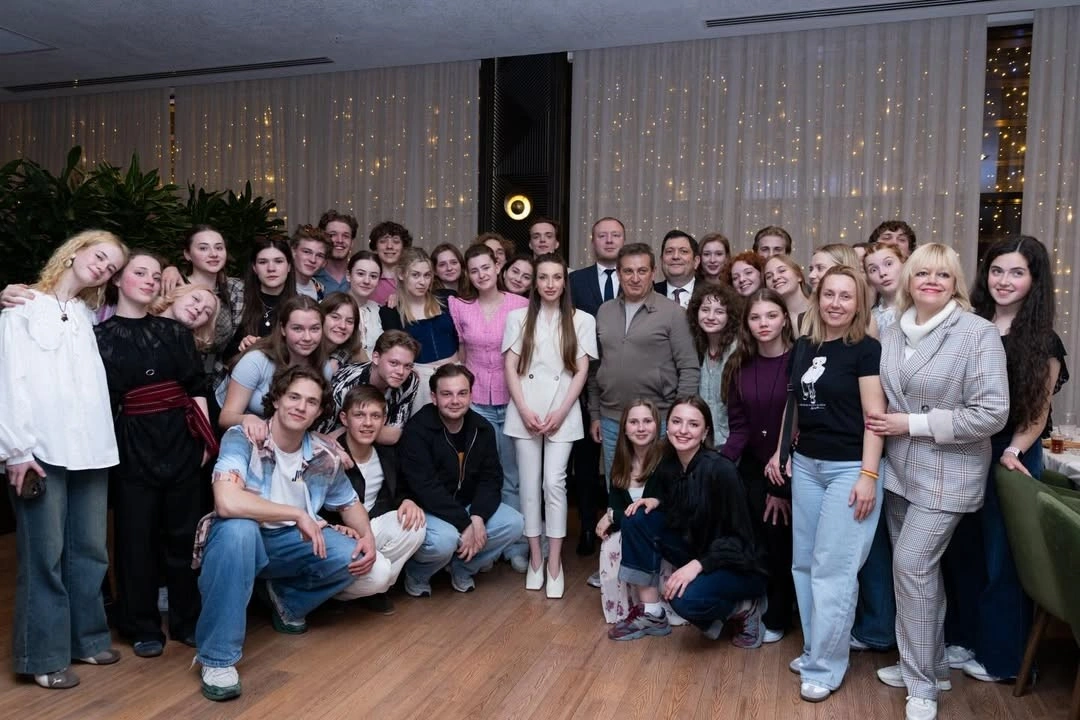 Alena Əliyeva ukraynalı tələbələrlə bir arada - FOTOLAR