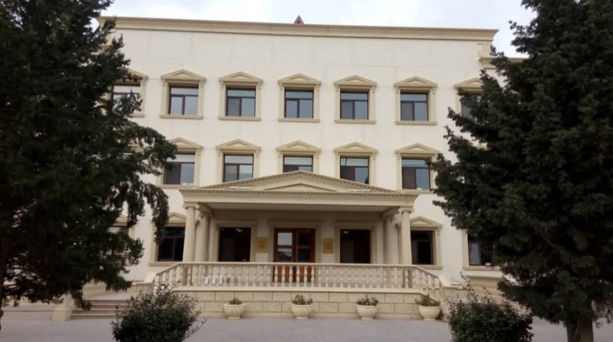 İnternat məktəbində olay – Direktor ağır yaralanan şagirdi niyə xəstəxanaya aparmağa qoymadı?