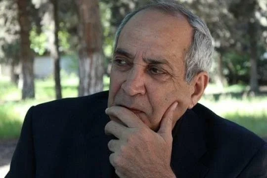 Rasim Balayevin qardaşı vida mərasimində zalı niyə tərk edib?