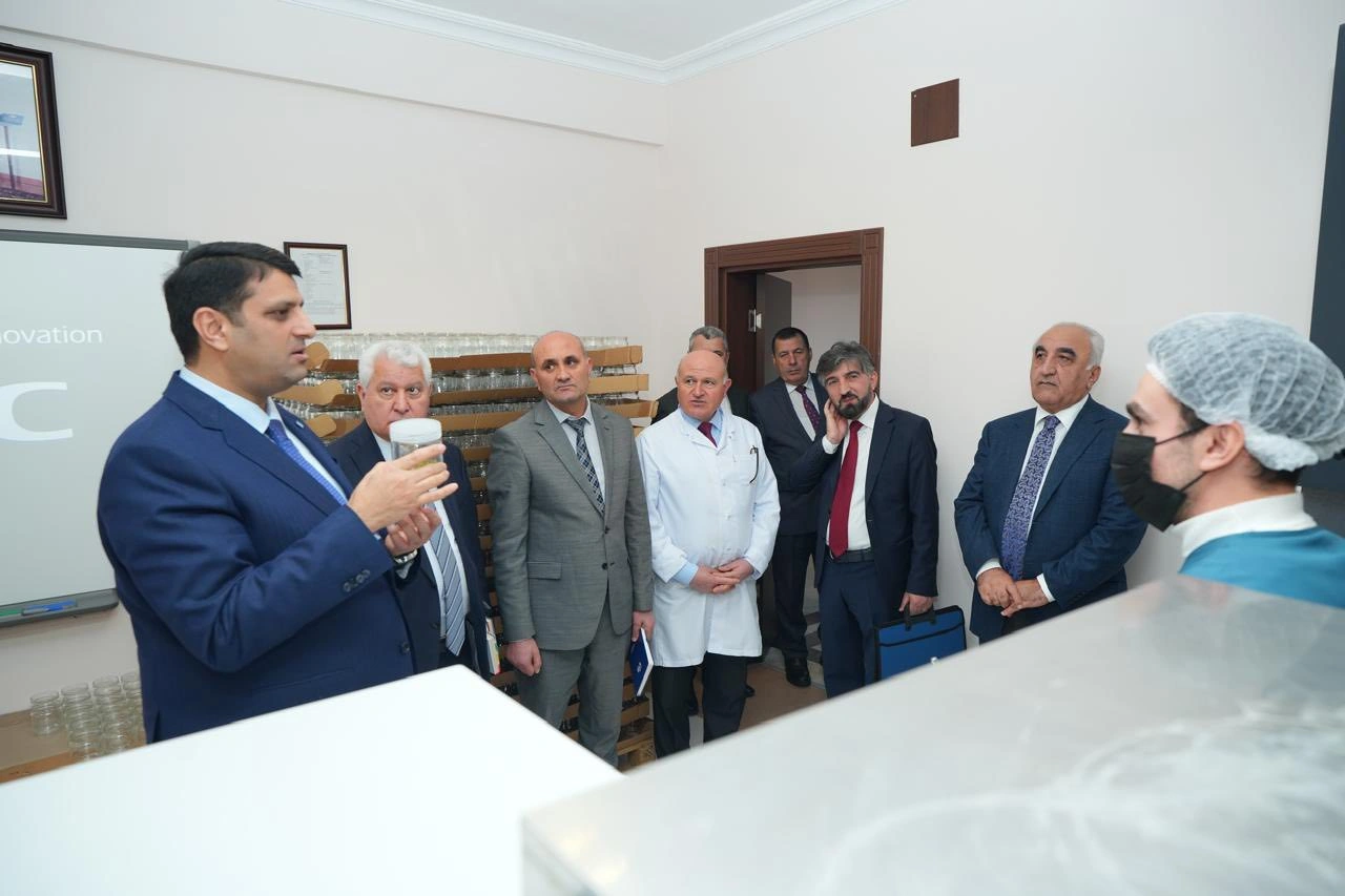 UNEC-in "Elmin populyarlaşdırılması" və “Elm gözəldir: məktəbdən elmə” təşəbbüsü ilə Naxçıvanda silsilə görüşlər keçirildi